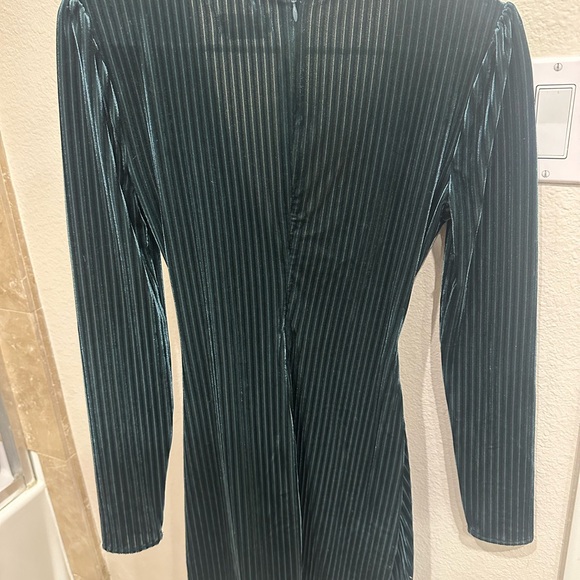 Lovers and Friends Hayden Mini dress in green - Picture 3 of 5